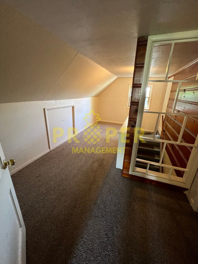 Building Photo - 3 bedrooms 1 bathrooms house for rent