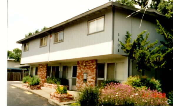 Primary Photo - 1101 Jennings Ave