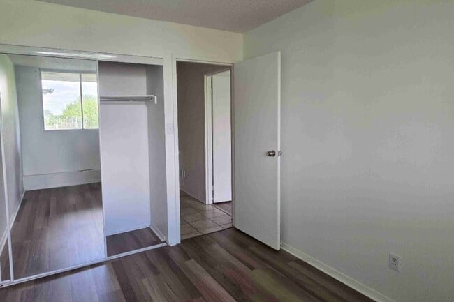 Building Photo - 111 Rue Bruce