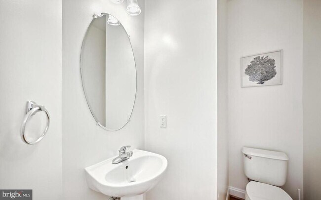 Foto del edificio - 3905 Chelsea Park Ln