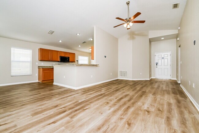 Foto del edificio - 11241 Southwind Lake Dr