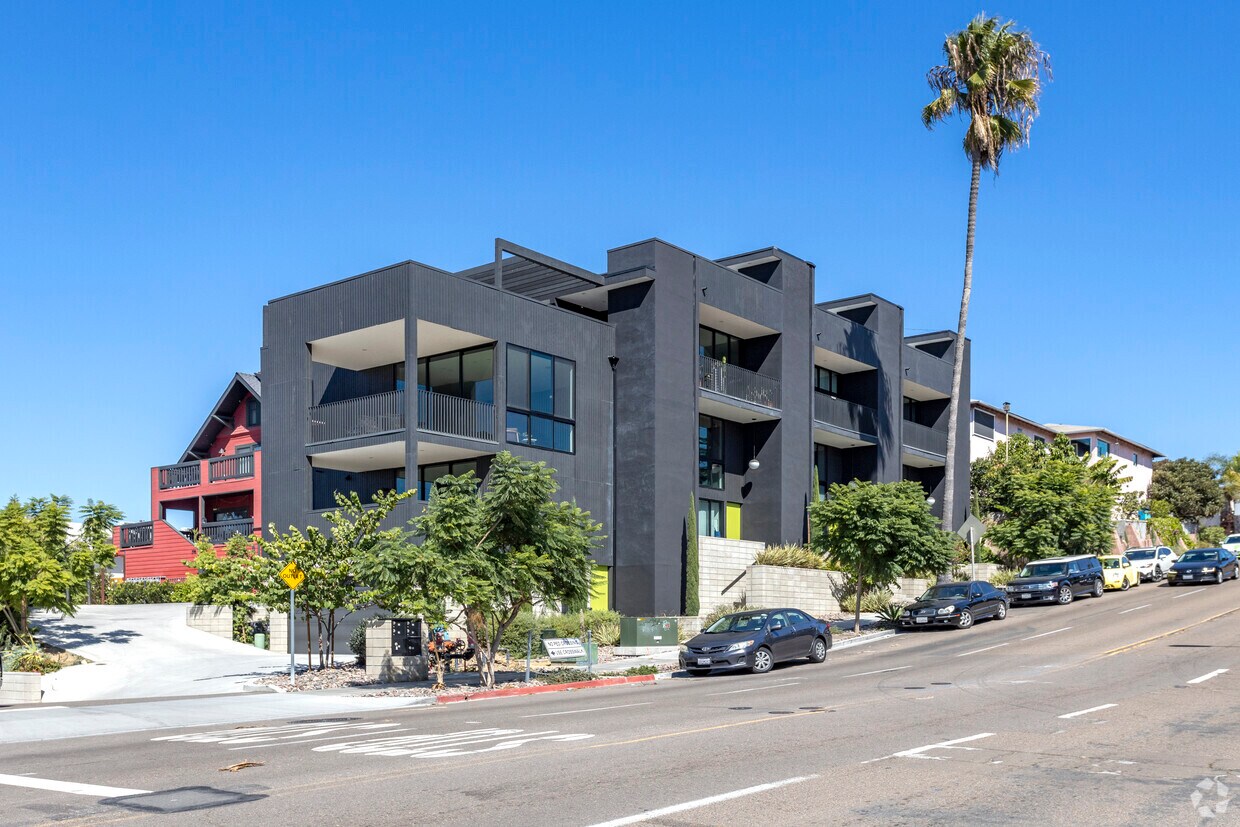 Foto principal - Leon At Laurel Townhomes