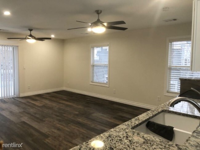 Foto del edificio - 10684 Belle Creek Blvd