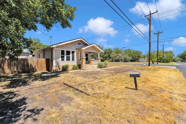 Building Photo - Beautiful Rental Home in Converse, Tx.  **...