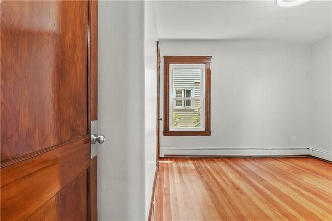Building Photo - 360 Orient Ave