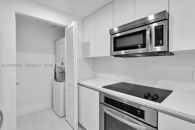 Building Photo - 244 Biscayne Blvd