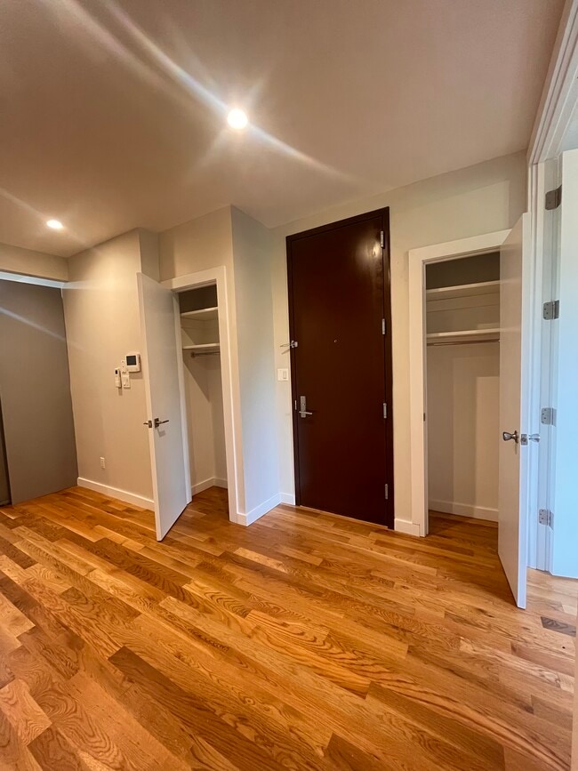 Building Photo - 2349 Pacific St