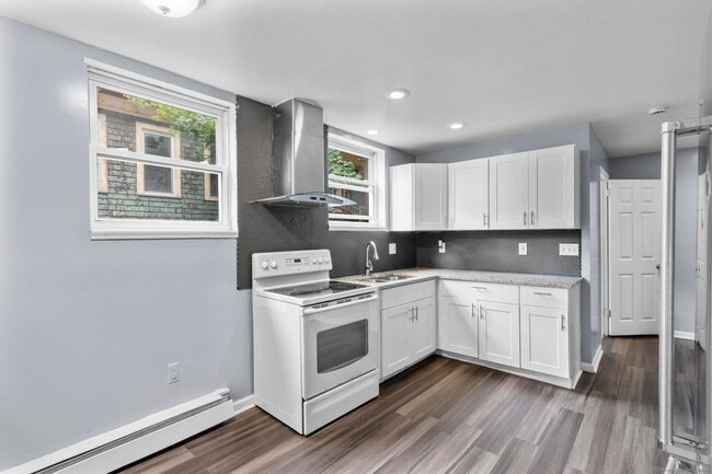 Building Photo - 22 Wyman St