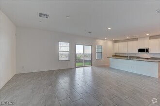 Building Photo - 600 Carriage Hill Dr