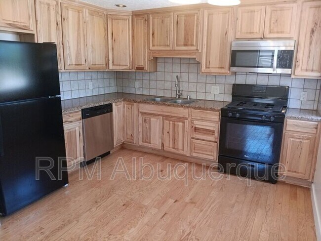 Building Photo - 504 San Clemente Ave NW