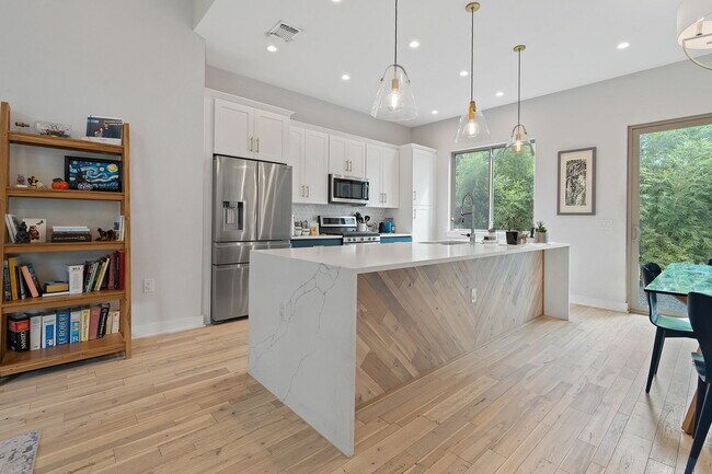 Foto del edificio - 2711 Willow St