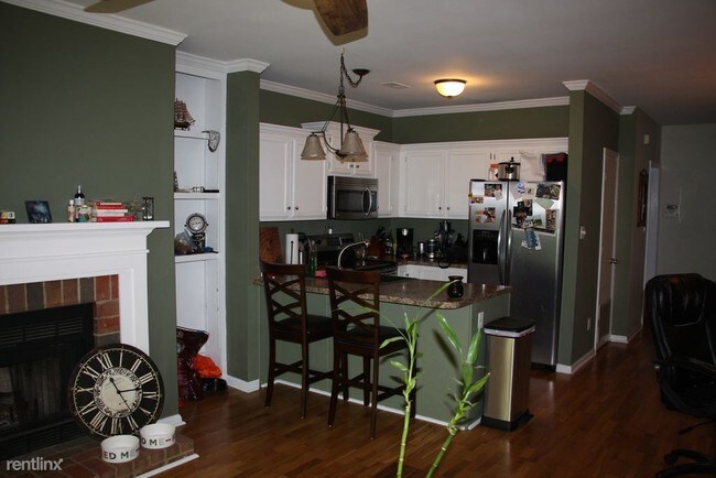 Foto del edificio - 3302 Selwyn Farms Ln