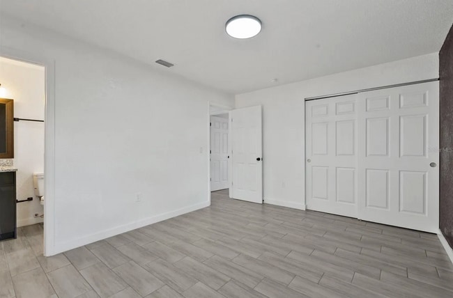 Foto del edificio - 1706 E Poinsettia Ave