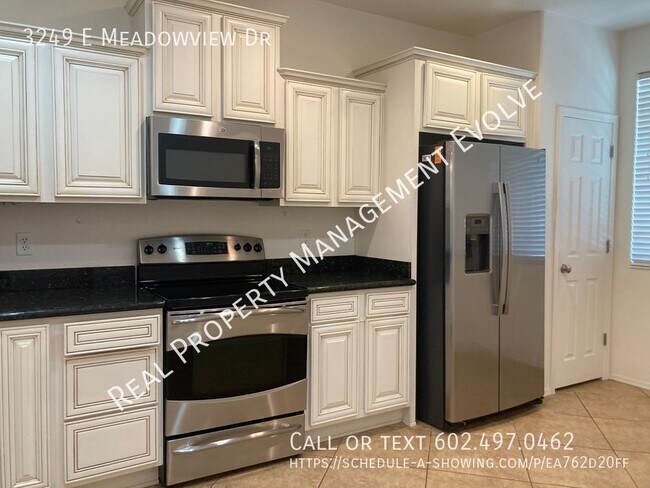 Building Photo - 3249 E Meadowview Dr