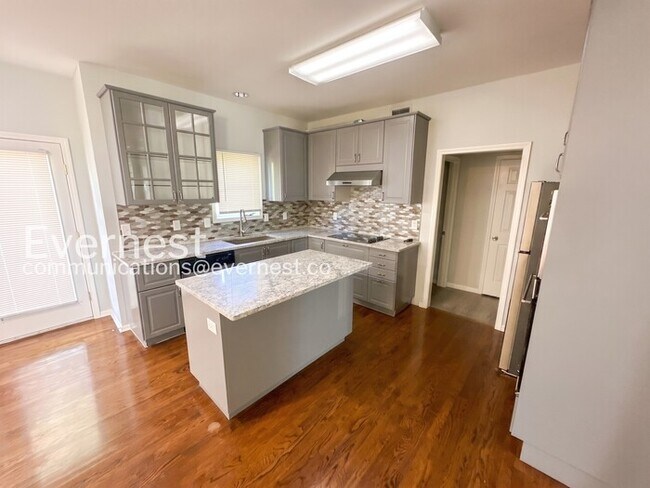 Foto del edificio - 6230 W 155th Terrace
