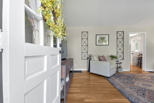 Foto del edificio - 2375 Swansea Rd