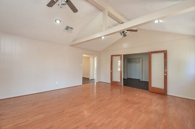 Foto del edificio - 7923 Burgoyne Rd