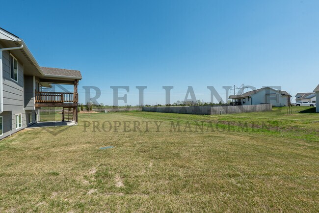 Foto del edificio - 1558 N Aster Cir