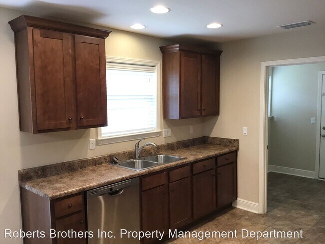 Foto del edificio - 3 br, 2 bath House - 119 Southwark Ave