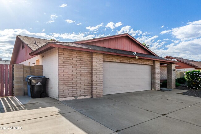 Building Photo - 16638 N 46th Ln