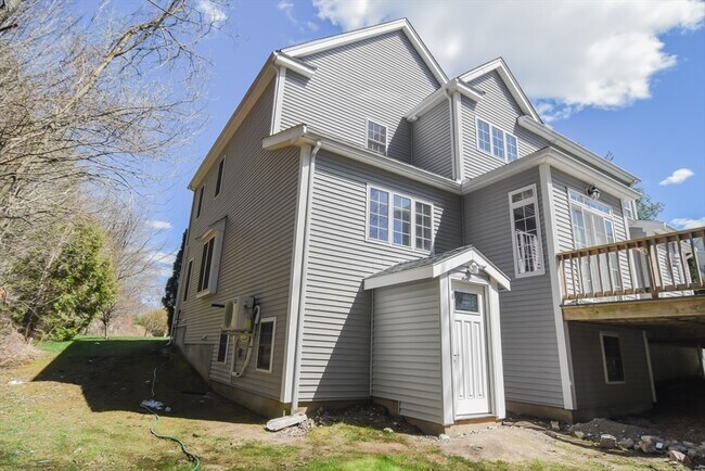 Building Photo - 9 Apple Rock Rd