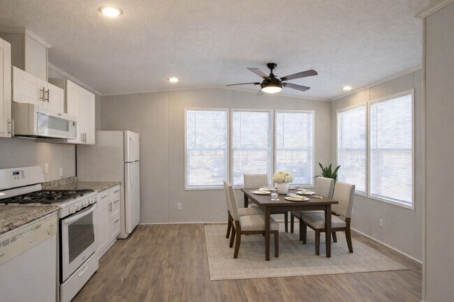 Foto del edificio - 52150 Lexington Ln