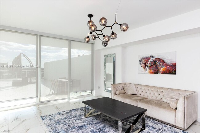 Building Photo - 2 br, 2 bath Condo - 400 Sunny Isles Blvd ...