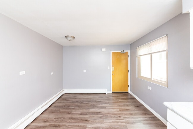 Building Photo - 337 Custer Ave