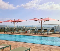 Building Photo - 700 Broadway