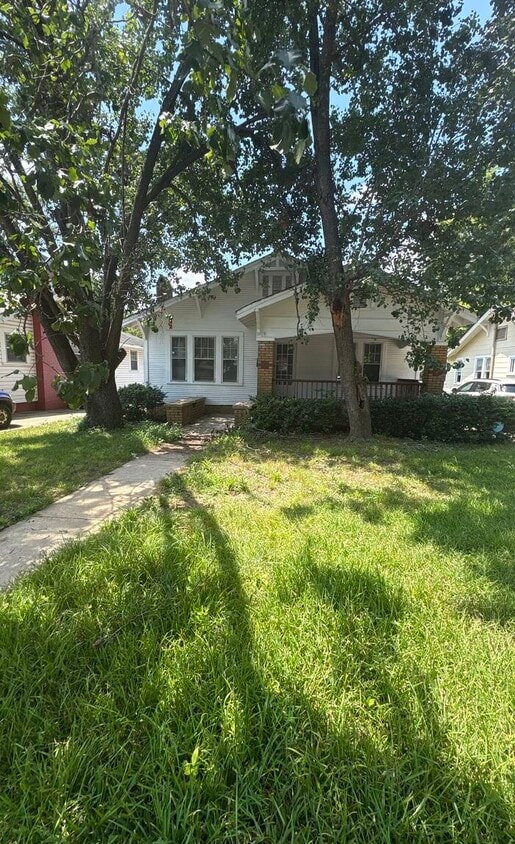 Primary Photo - 1738 Damon St