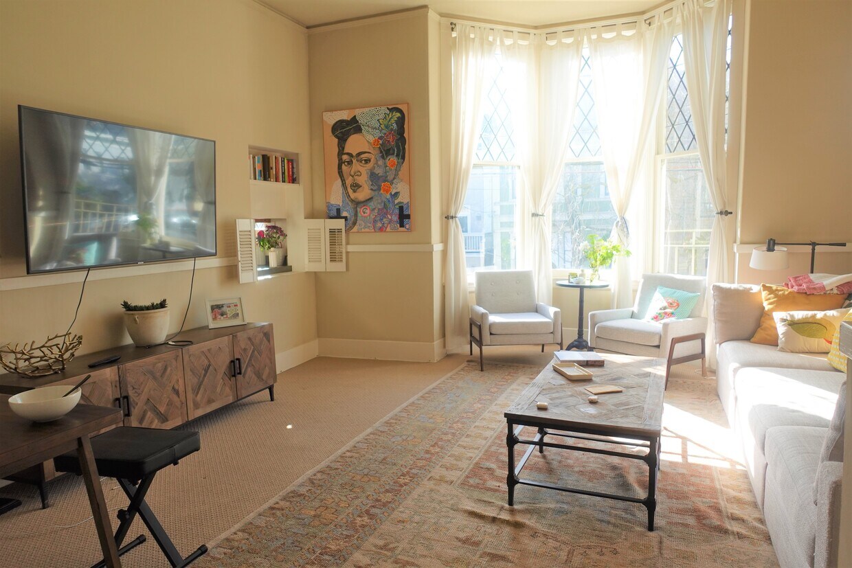 Living Room - 2891 Pine St