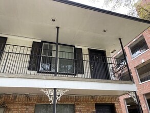 Building Photo - 1214 N Austin St