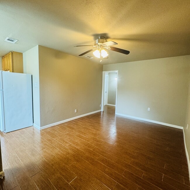 Building Photo - 2413 Cuney Ct