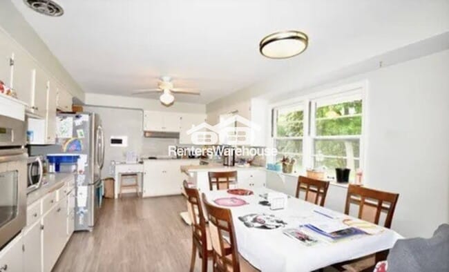 Foto del edificio - 6625 Brittany Rd