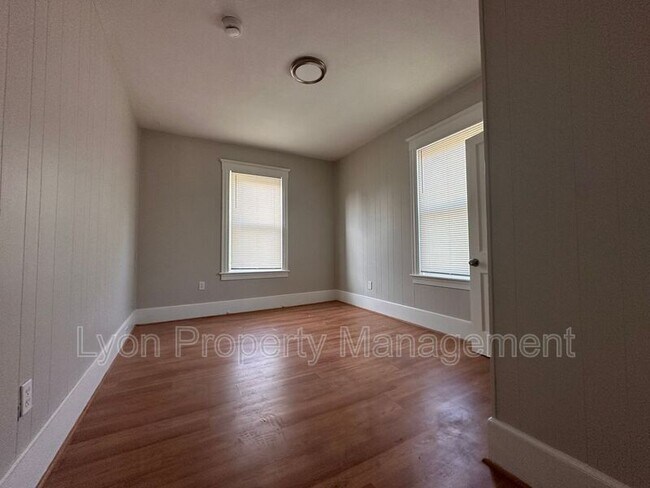 Building Photo - 25 Cote Ave