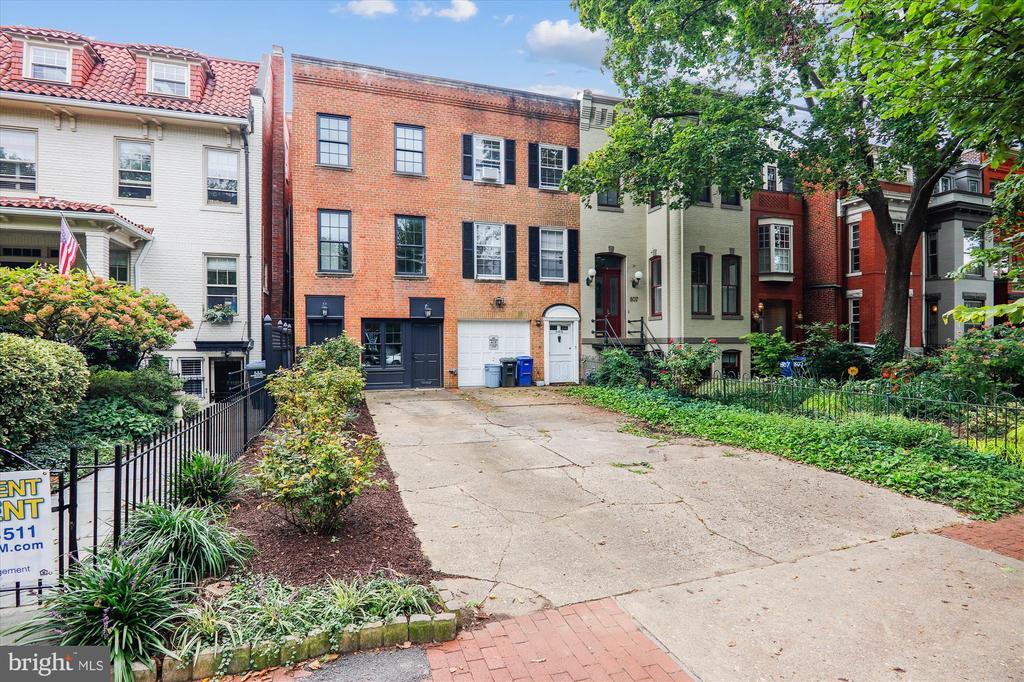 Primary Photo - 811 E Capitol St SE