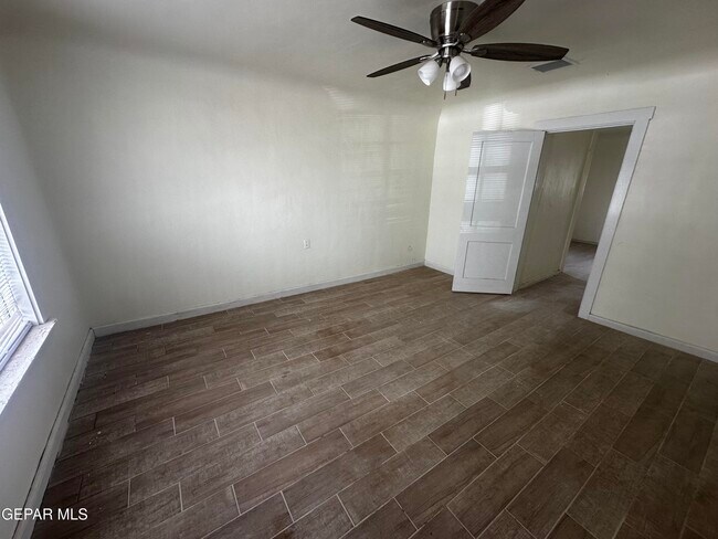 Foto del edificio - 7024 4th Ave