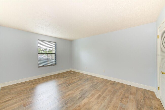 Building Photo - 554 Plaza Seville Ct
