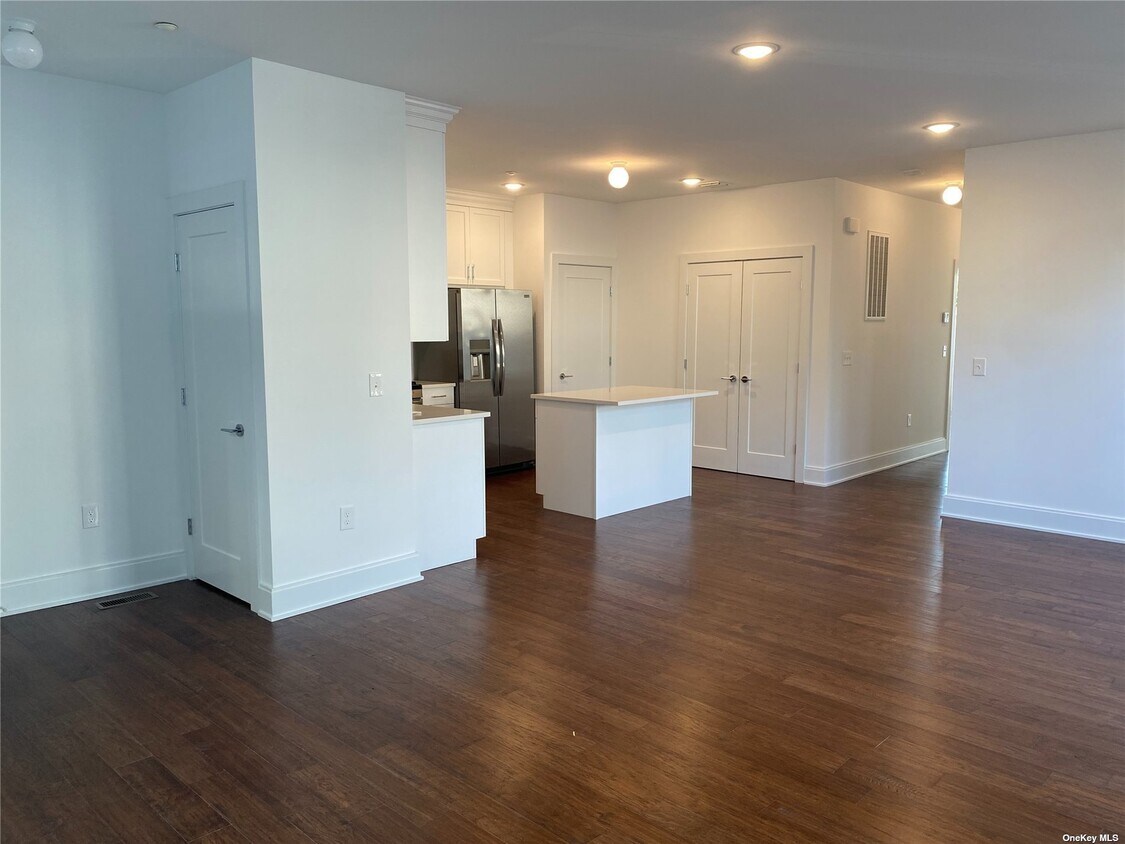 Foto principal - 117 White Rose Ln
