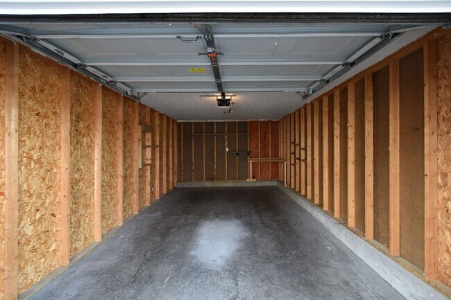 Building Photo - 170 Herrington Ct