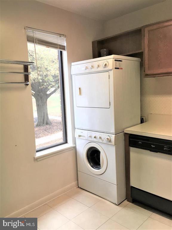 Foto del edificio - 5482 Cedar Ln