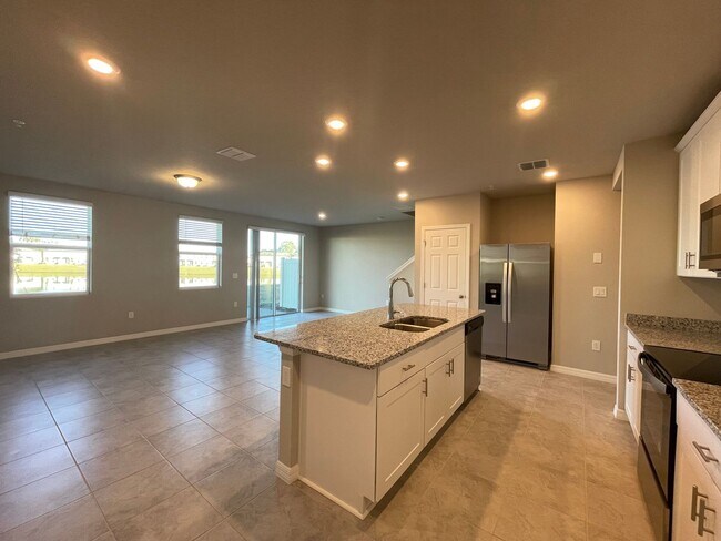 Building Photo - 3 Bedroom, 2.5 Bath Town Home in Greens at...