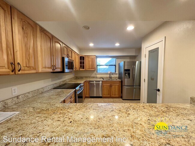 Building Photo - 3 br, 2.5 bath House - 42 7th Avenue #128