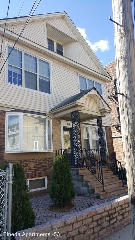 Primary Photo - 1456 Lexington Pl
