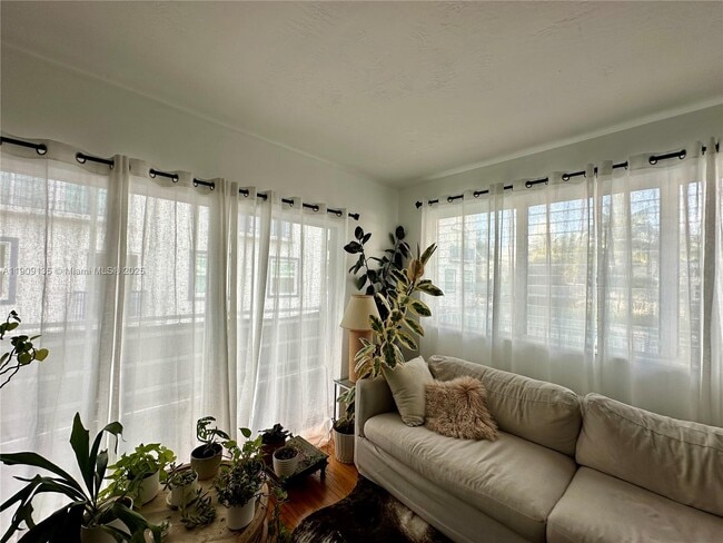 Foto del edificio - 1135 101st St