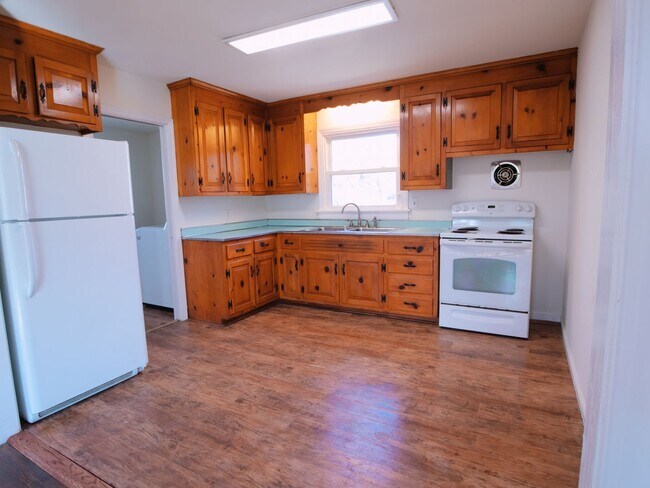 Foto del edificio - 3 BED 1 BATH RANCH HOME IN MECHANICSVILLE