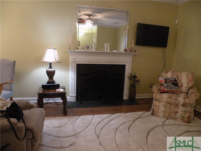 Building Photo - 14 Chaintree Dr