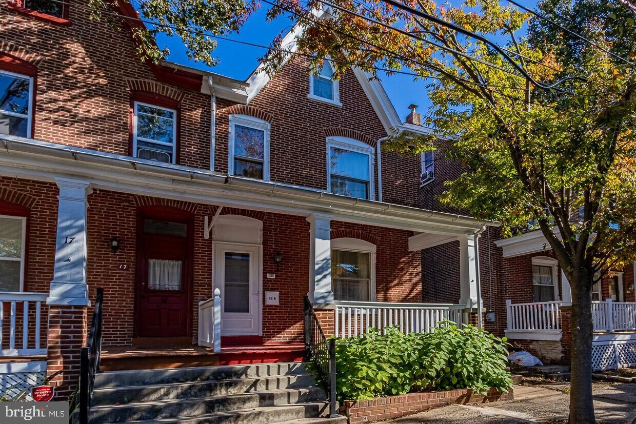 Foto principal - 15 W 2nd St