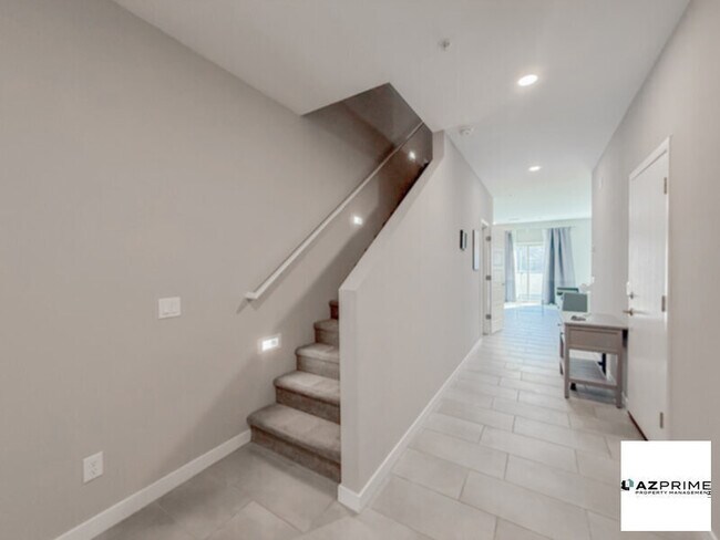 Foto del edificio - Exceptional Partially-Furnished 2/2.5 North Phoenix Townhome!