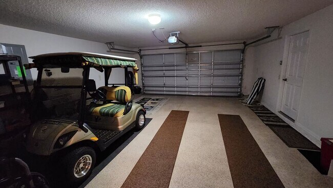 Foto del edificio - 916 Eastmont Ct